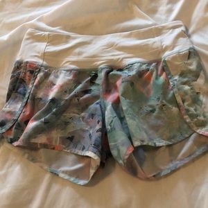 Lululemon size 4 speed up shorts